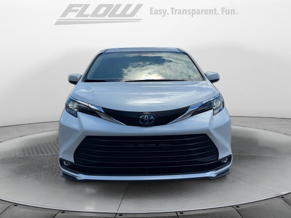 2025 Toyota Sienna XLE