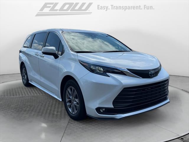 2025 Toyota Sienna XLE