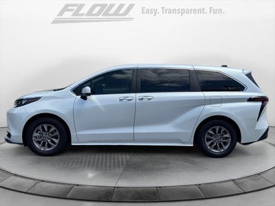2025 Toyota Sienna XLE