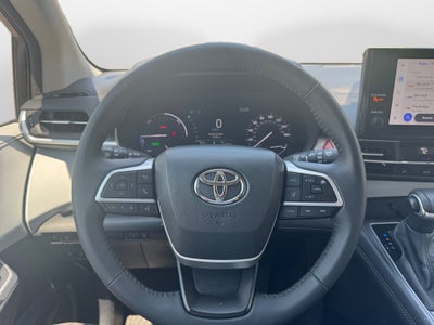 2025 Toyota Sienna XLE