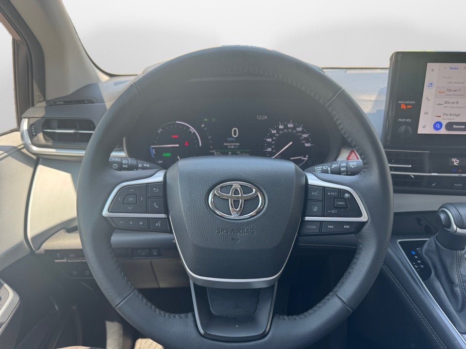 2025 Toyota Sienna XLE