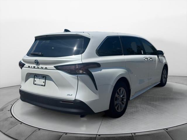 2025 Toyota Sienna XLE