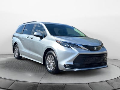 2025 Toyota Sienna XLE
