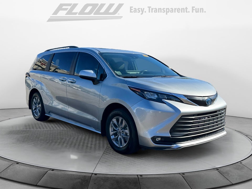 2025 Toyota Sienna XLE