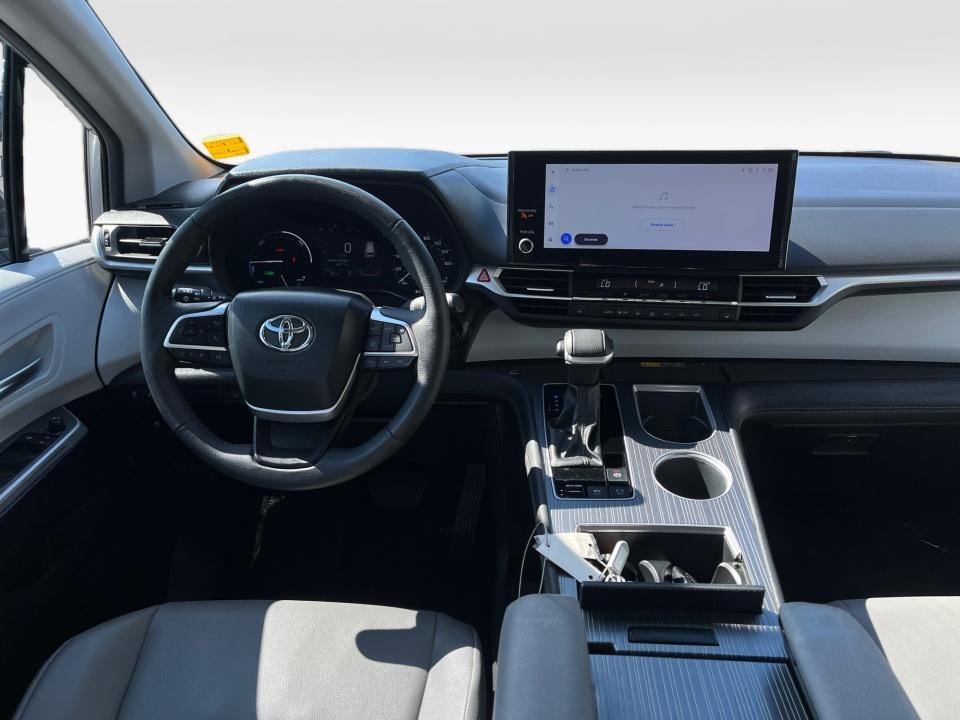 2025 Toyota Sienna XLE