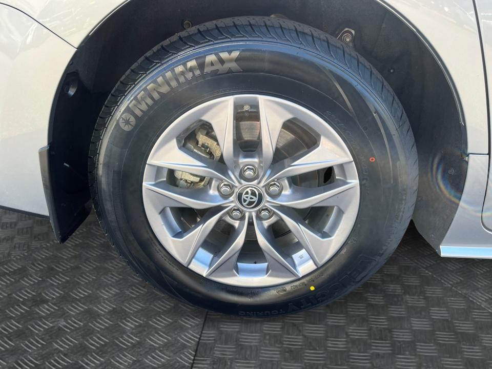2025 Toyota Sienna XLE