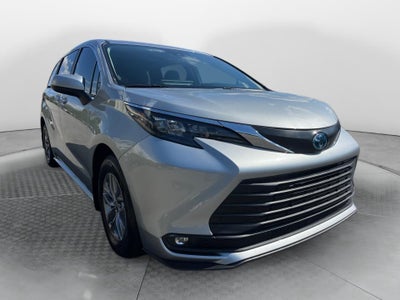 2025 Toyota Sienna XLE