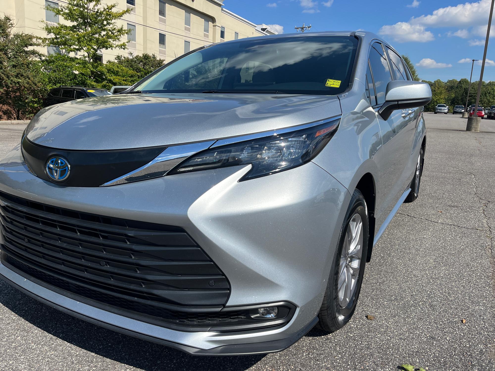 2025 Toyota Sienna XLE