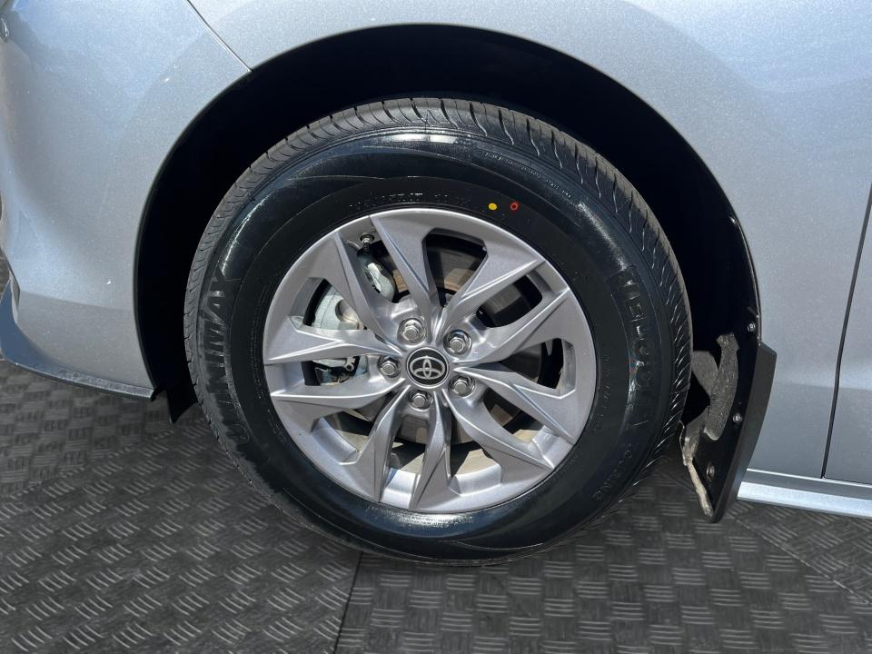 2025 Toyota Sienna XLE