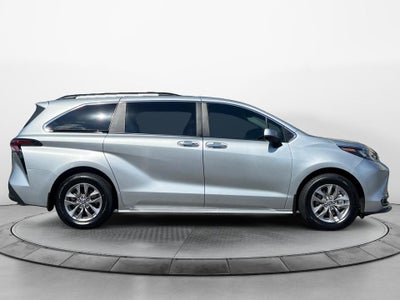 2025 Toyota Sienna XLE