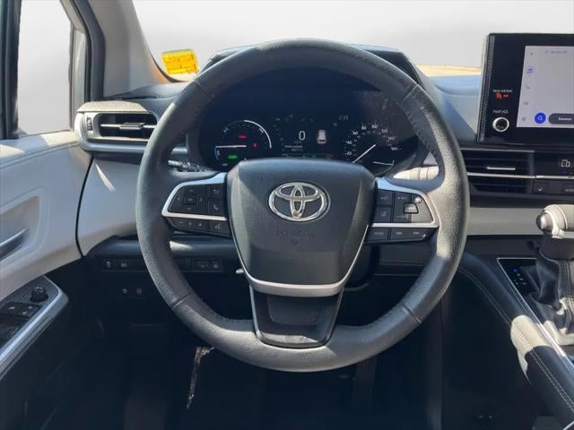 2025 Toyota Sienna XLE