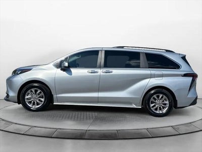 2025 Toyota Sienna XLE