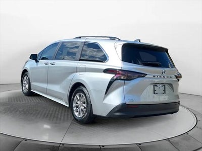 2025 Toyota Sienna XLE