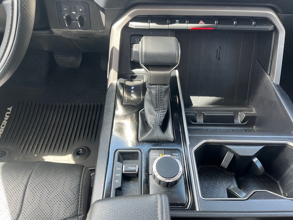 2024 Toyota TUNDRA 4X4 SR5