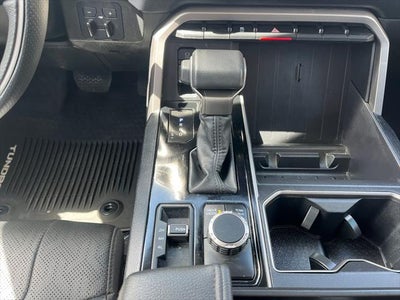 2024 Toyota TUNDRA 4X4 SR5