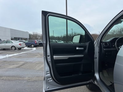 2016 Toyota TUNDRA 4X2 SR5 5.7L V8