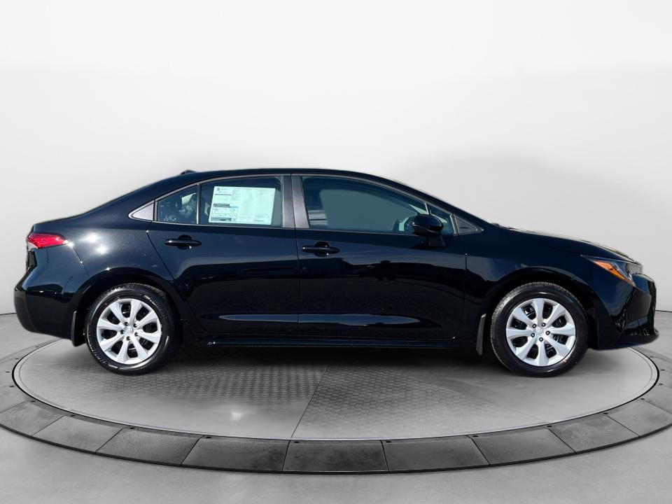 2027 Toyota Corolla LE
