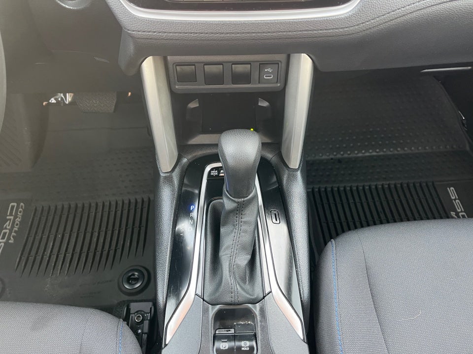 2024 Toyota Corolla Cross Hybrid SE