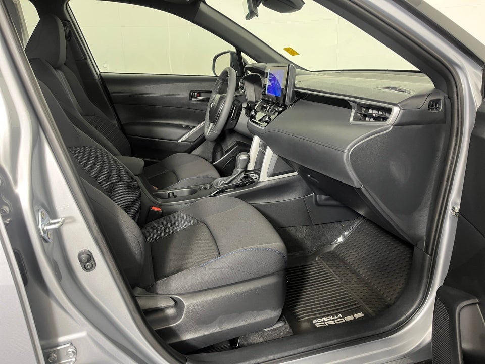 2024 Toyota Corolla Cross Hybrid SE