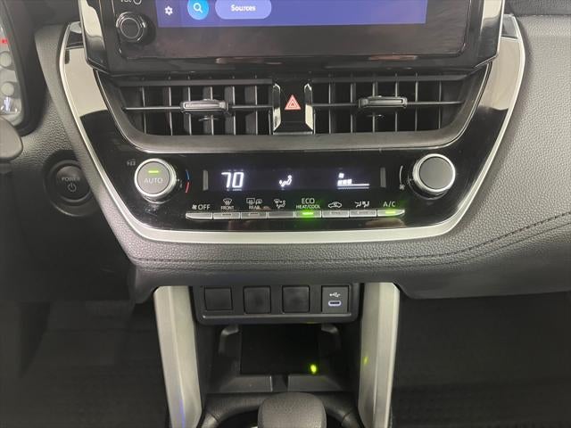 2025 Toyota COROLLA CROSS HV SE