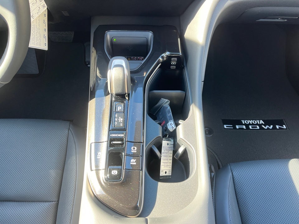 2026 Toyota Toyota Crown Signia Limited