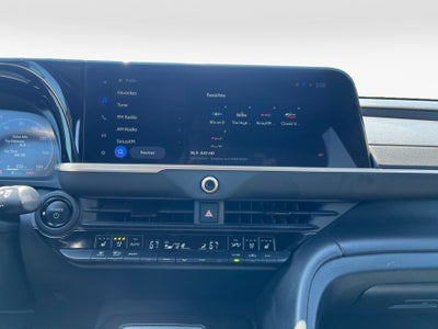 2025 Toyota Toyota Crown Signia Limited