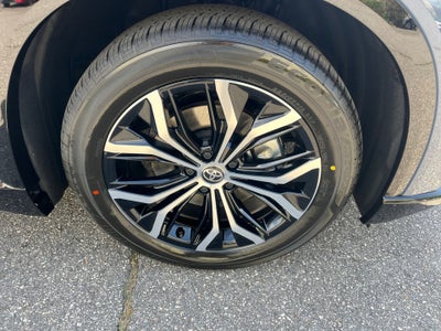 2026 Toyota Crown Signia XLE