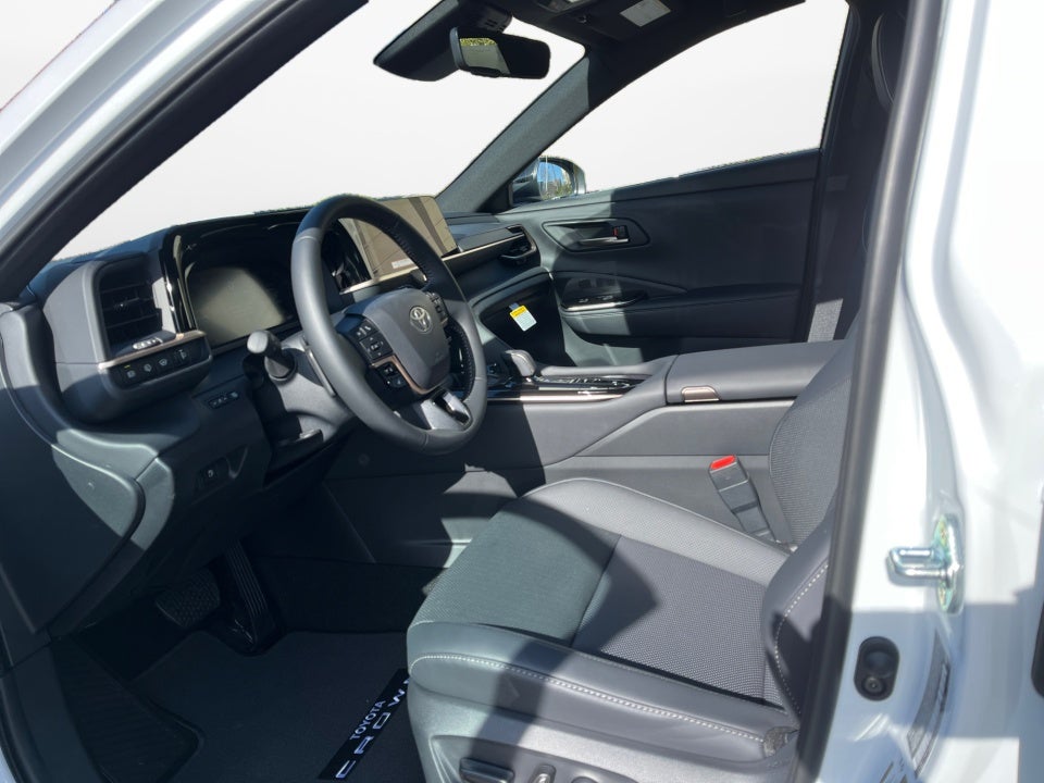 2026 Toyota Toyota Crown Signia XLE