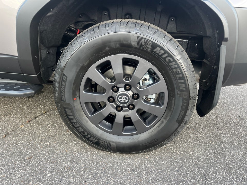 2027 Toyota Land Cruiser Base