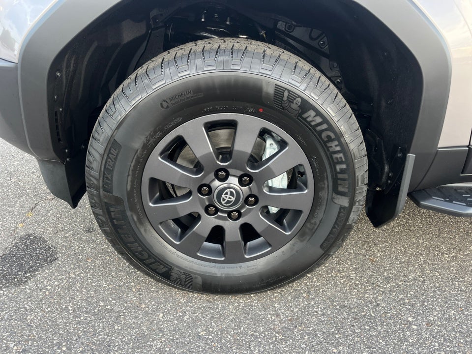 2027 Toyota Land Cruiser Base