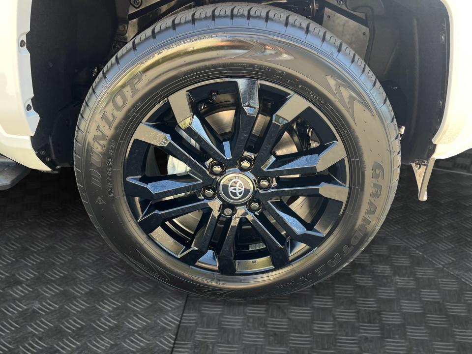 2026 Toyota 4Runner i-FORCE MAX Platinum