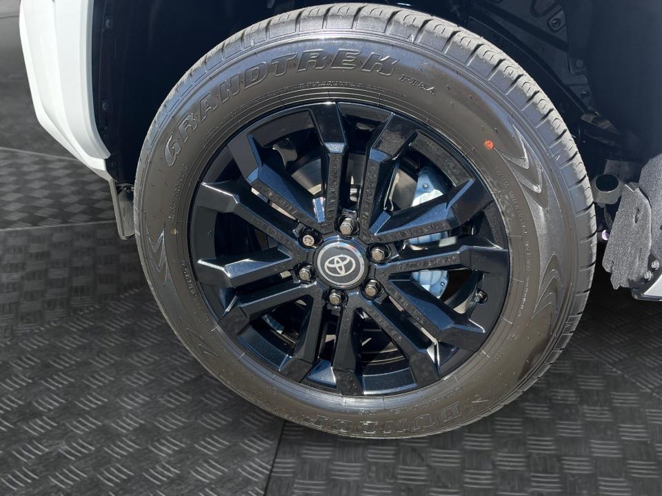 2026 Toyota 4Runner i-FORCE MAX Platinum