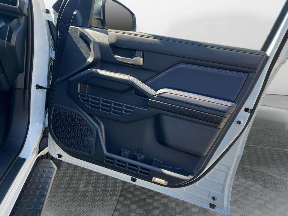 2026 Toyota 4Runner i-FORCE MAX Platinum