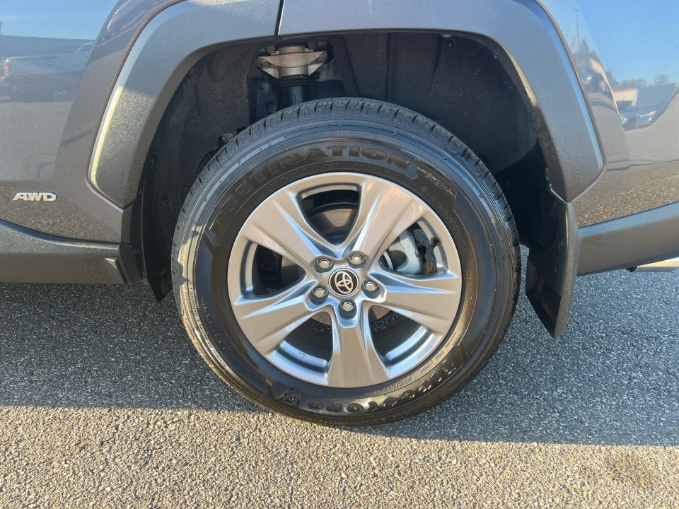 2025 Toyota RAV4 HYBRID LE