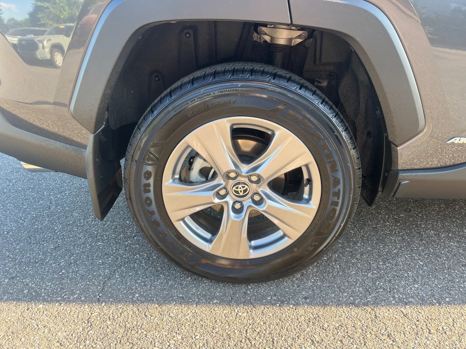 2025 Toyota RAV4 HYBRID LE