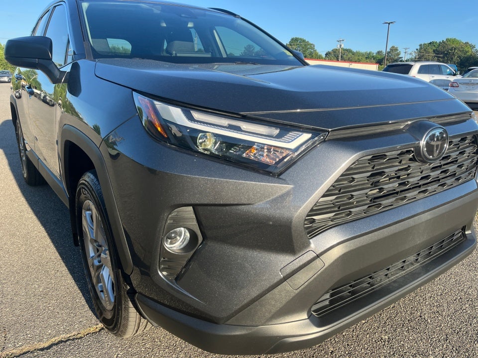 2025 Toyota RAV4 HYBRID LE