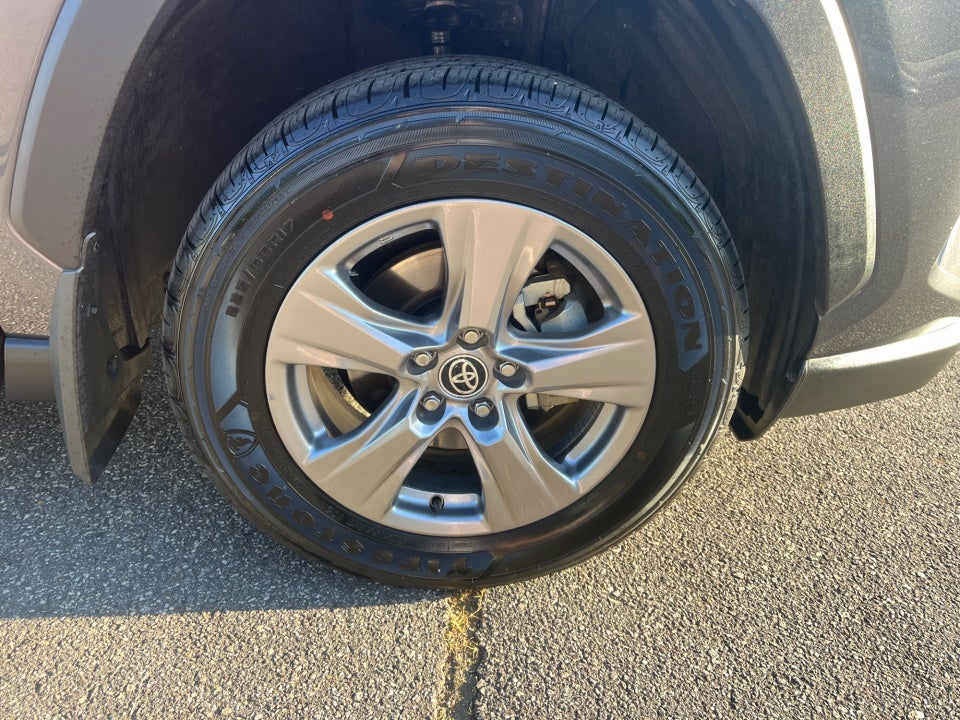 2025 Toyota RAV4 HYBRID LE