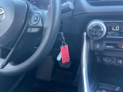 2025 Toyota RAV4 HYBRID LE