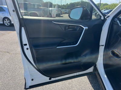 2025 Toyota RAV4 HYBRID LE