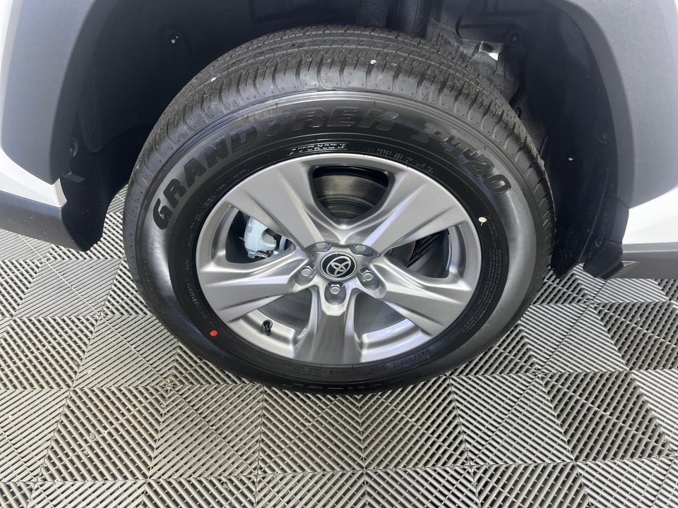 2025 Toyota RAV4 Hybrid Hybrid XLE