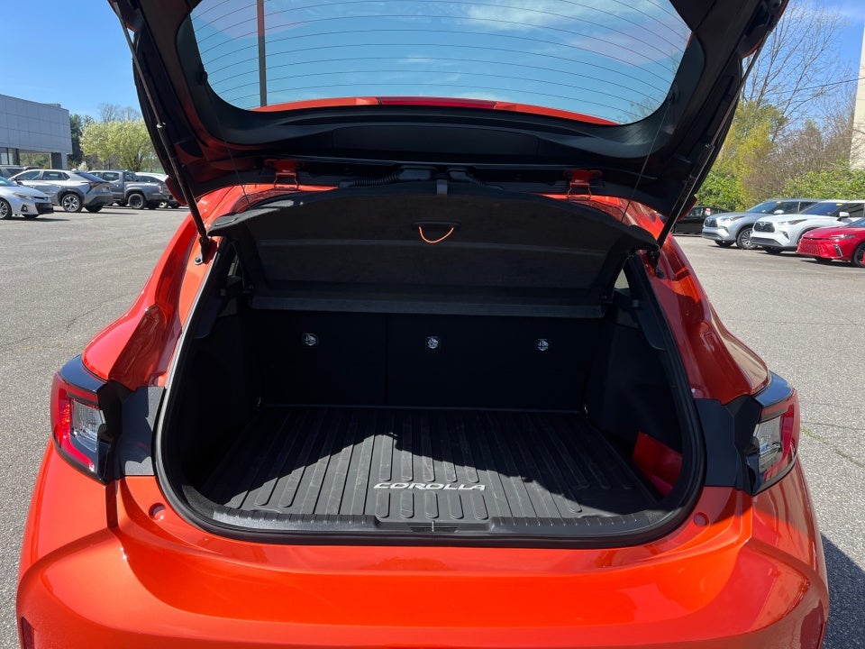 2025 Toyota COROLLA HATCHBACK SE