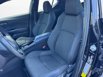 2022 Toyota C-HR XLE
