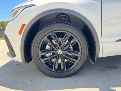 2022 Volkswagen Tiguan 2.0T SE R-Line Black