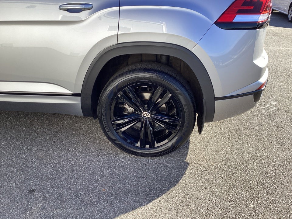 2023 Volkswagen Atlas Cross Sport 3.6L V6 SEL R-Line Black