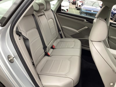 2018 Volkswagen Passat 2.0T SE