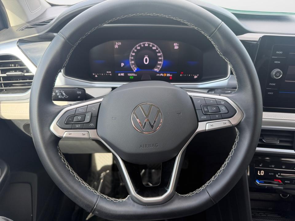 2025 Volkswagen Taos SE