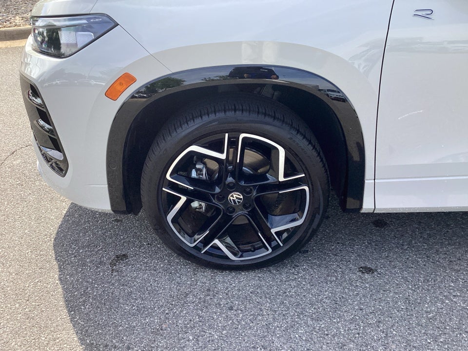 2026 Volkswagen Tiguan SEL R-Line Turbo