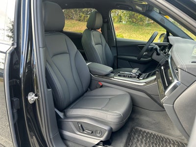 2025 Audi Q7 Premium Plus