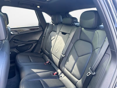 2022 Porsche Macan AWD