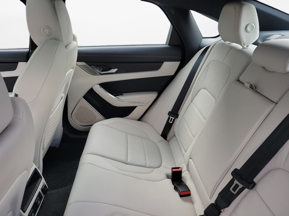 2024 Jaguar XF R-Dynamic SE